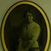 Cover image of [Portrait of unidentified younger woman]